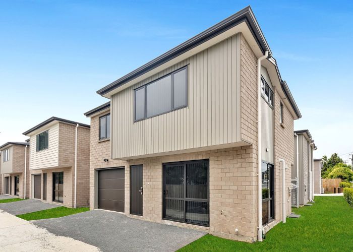  at Bucklands Beach, Manukau City, Auckland