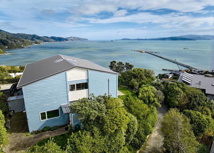  at 8A Nikau Road, Point Howard, Lower Hutt