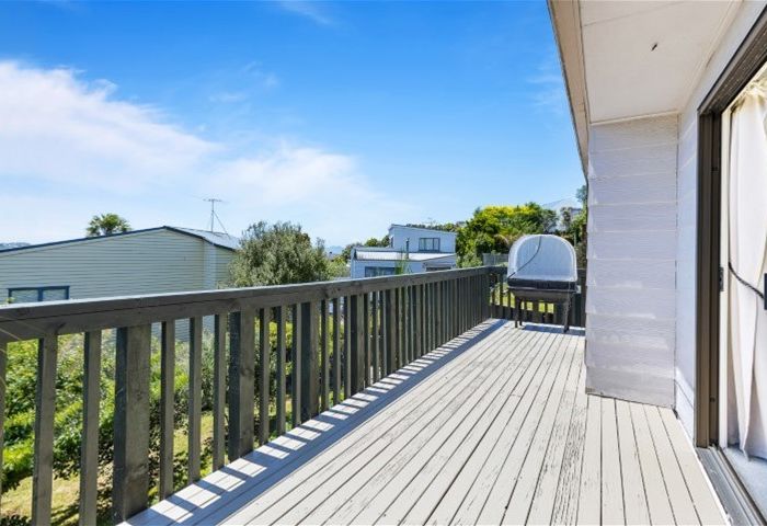  at 53 Sunset Road, Totara Vale, Auckland