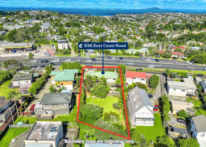  at 938 East Coast Road, Northcross, North Shore City, Auckland