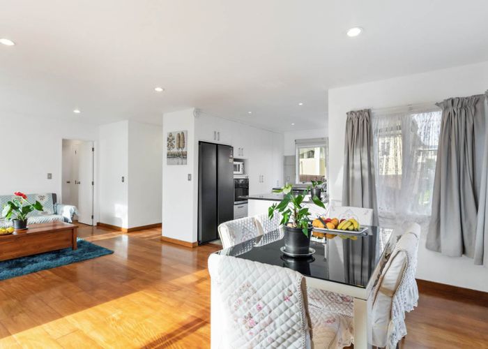  at 2/52 College Road, Northcote, Auckland