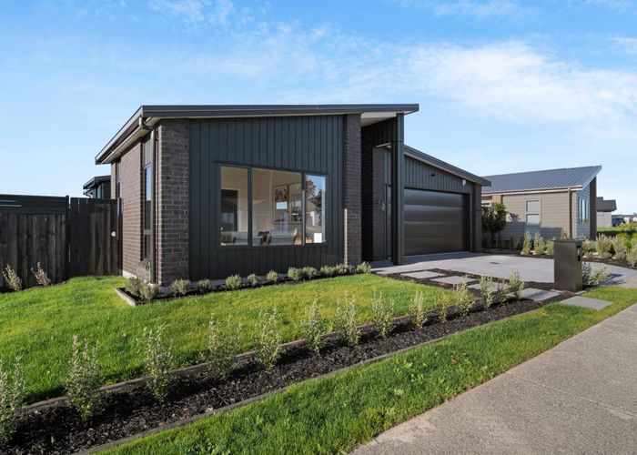  at 17 Te Rata Boulevard, Karaka, Papakura