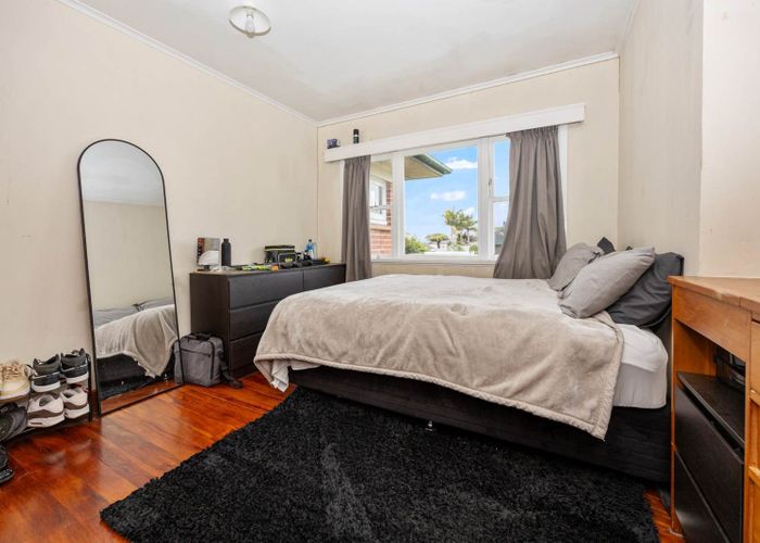  at 32 Eastdale Road, Avondale, Auckland City, Auckland