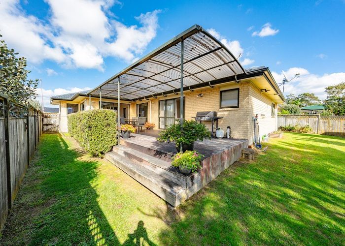  at 33 Ruze Vida Drive, Massey, Waitakere City, Auckland
