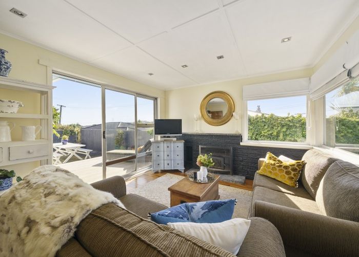  at 8 Balmain Street, Newlands, Wellington