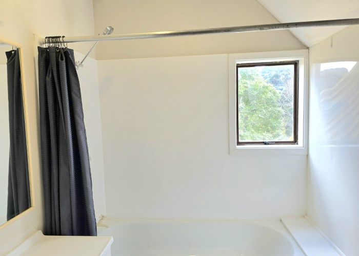  at 6B Stokes Valley Road, Stokes Valley, Lower Hutt, Wellington