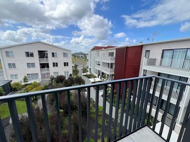  at 8/8 Glidepath Road, Hobsonville, Waitakere City, Auckland