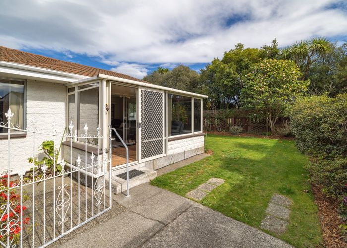  at 2/45 Valecrest Avenue, Parklands, Christchurch