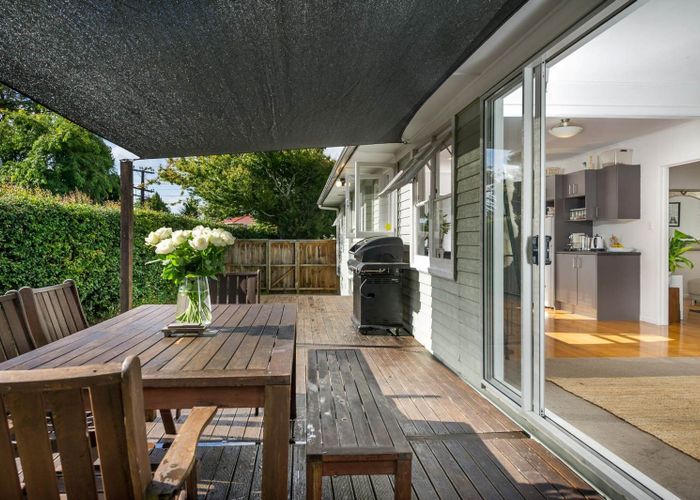  at 18 Lowtherhurst Road, Massey, Auckland