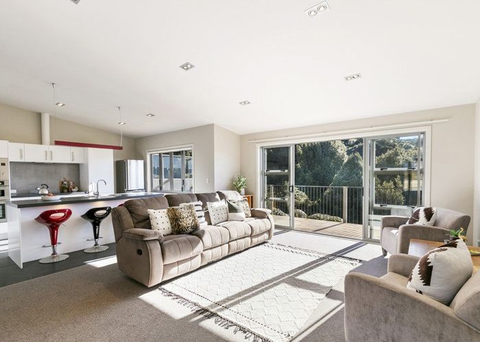  at 18 Cosgrove Rise, Riverstone Terraces, Upper Hutt, Wellington