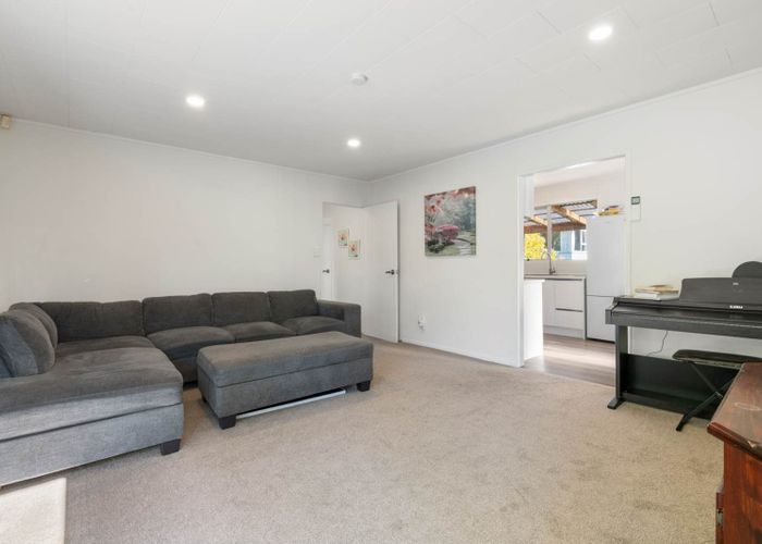  at 27 Contessa Drive, Glenfield, North Shore City, Auckland