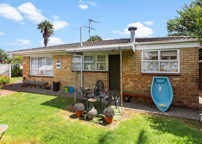 at 2/4 Scott Street, Moturoa, New Plymouth