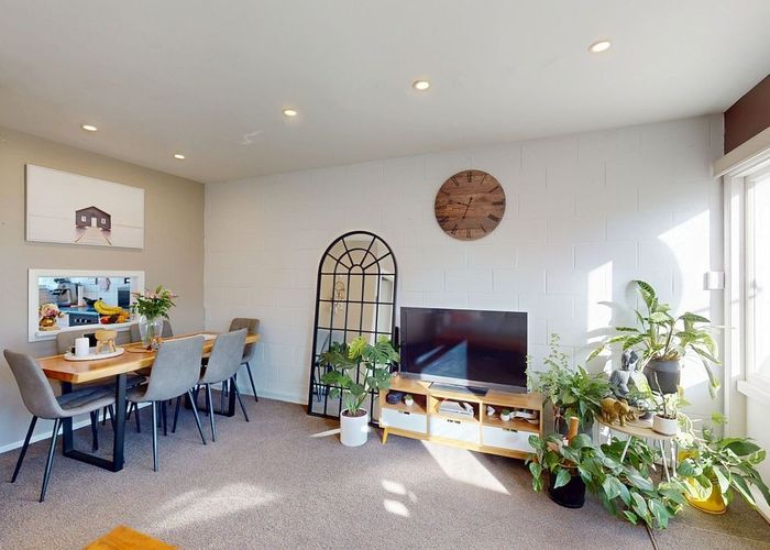  at 2/6 Keys Street, Elderslea, Upper Hutt, Wellington