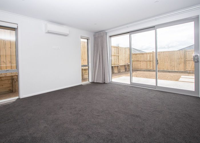  at 2/12 Bostonkip Crescent, Fitzroy, Hamilton