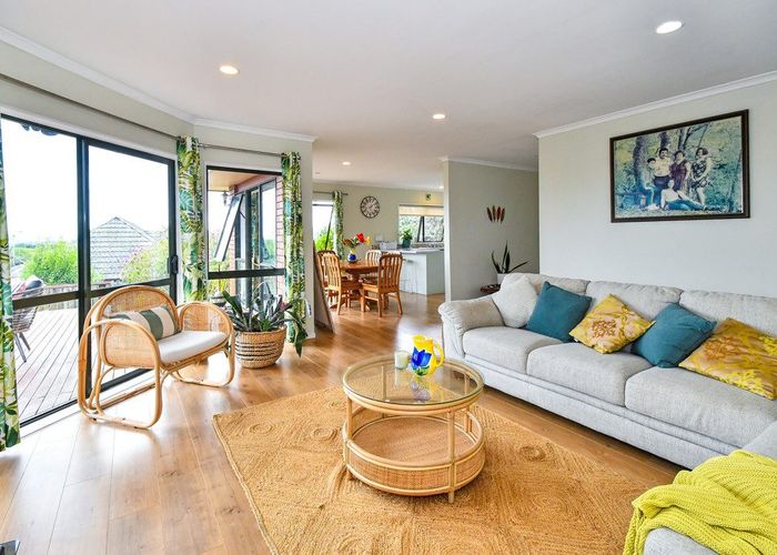  at 10 Kylie Court, Clover Park, Auckland