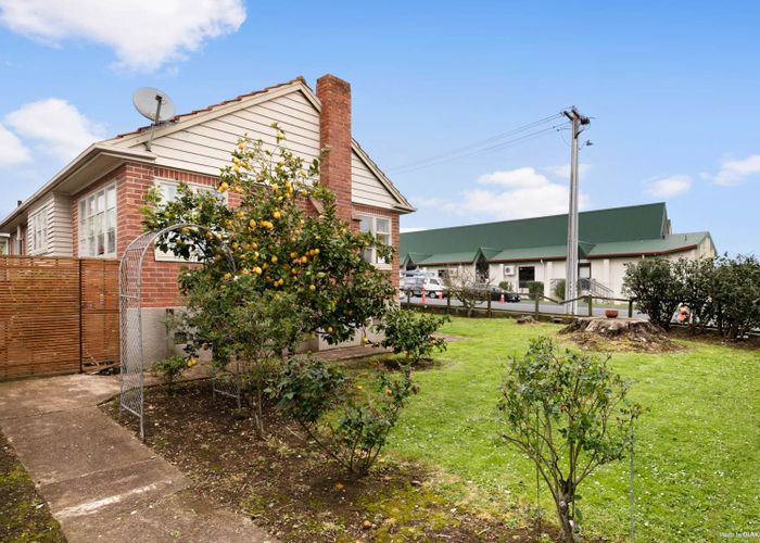  at 50 Station Road, Otahuhu, Auckland
