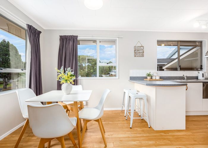  at 32 Brightwater Crescent, Totara Park, Upper Hutt, Wellington