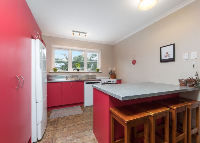  at 8 Sunnyside Road, Sunnyvale, Auckland