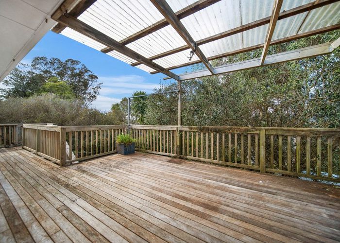  at 34 Cyclarama Crescent, Massey, Waitakere City, Auckland