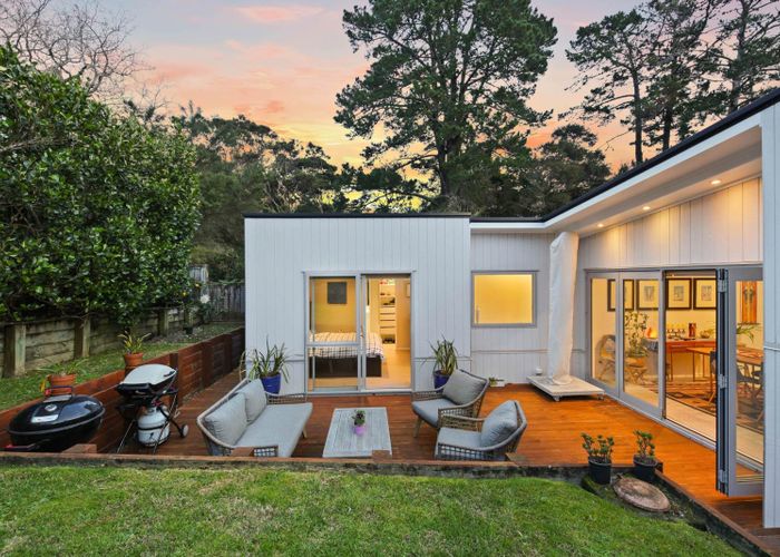  at 6 Cronin Place, Beach Haven, North Shore City, Auckland
