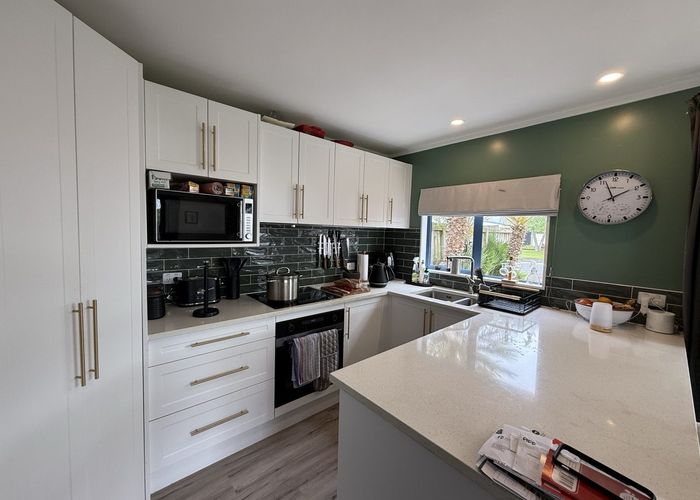  at 2a Parma Place, Henderson, Waitakere City, Auckland