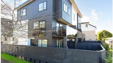  at 2/13 Arawa Street, New Lynn, Auckland