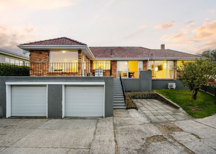  at 24 Riverview Terrace, Fairfield, Hamilton