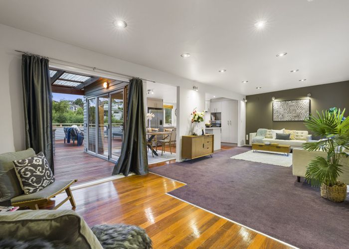  at 34 Kiteroa Terrace, Rothesay Bay, North Shore City, Auckland