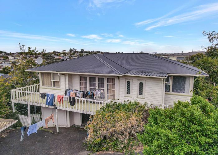  at 13 Kennedy Avenue, Forrest Hill, Auckland