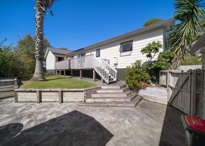  at 51B Everglade Drive, Goodwood Heights, Auckland