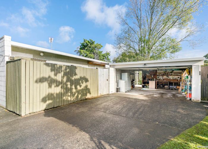  at 2/13 Uppingham Crescent, Hillcrest, Auckland