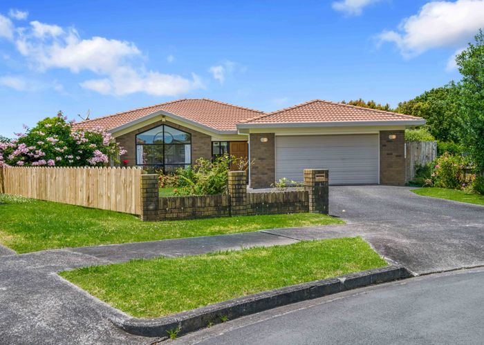  at 8 Paradise Place, Pakuranga Heights, Manukau City, Auckland