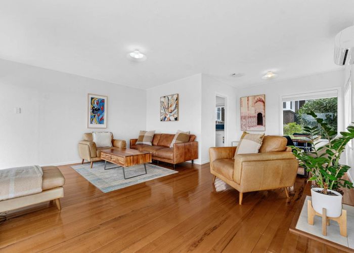 at 7 Limmer Place, Browns Bay, North Shore City, Auckland