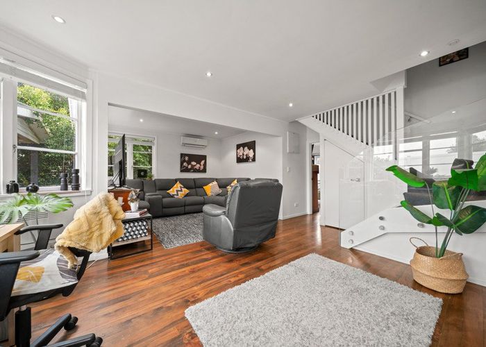  at 121  Fairview Avenue, Fairview Heights, North Shore City, Auckland
