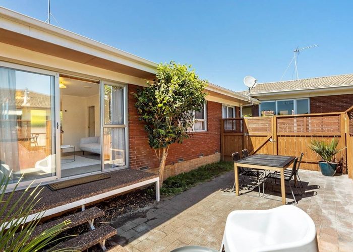  at 3/22 Camellia Place, Mount Roskill, Auckland