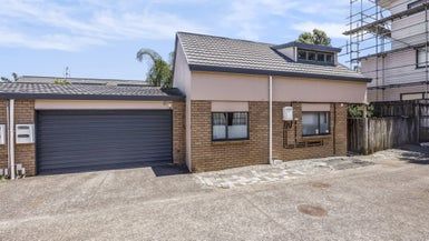  at 7/1 Melview Place, New Lynn, Auckland