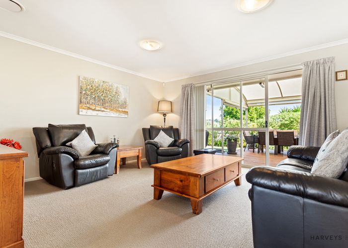  at 185 Sturges Road, Henderson, Auckland