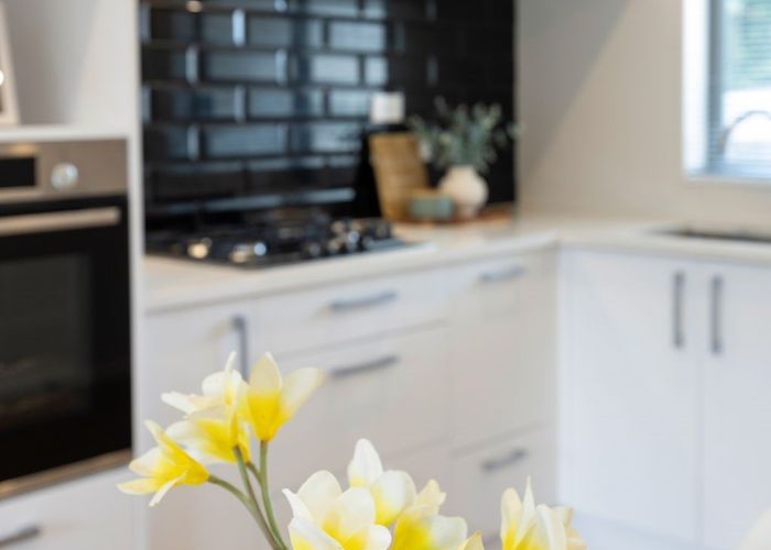  at 2/7 Rutherford Street, Chedworth, Hamilton