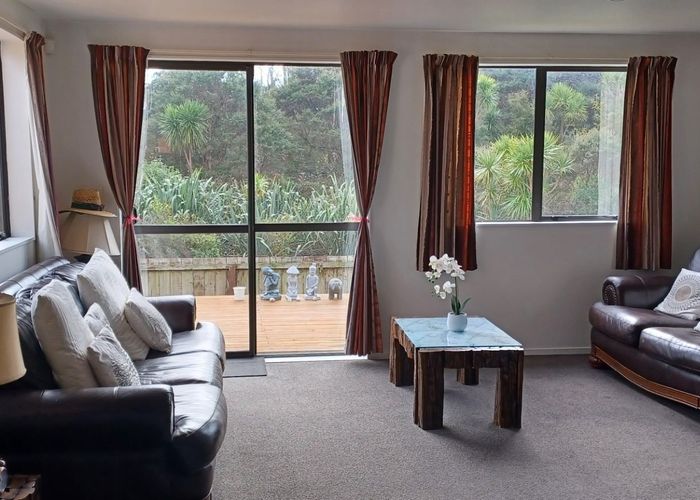  at 64 Woodbank Drive, Glen Eden, Waitakere City, Auckland