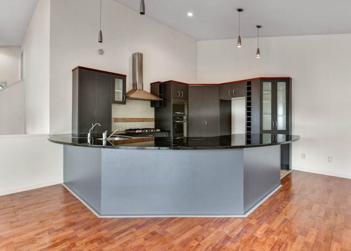  at 2/433A East Coast Road, Mairangi Bay, North Shore City, Auckland