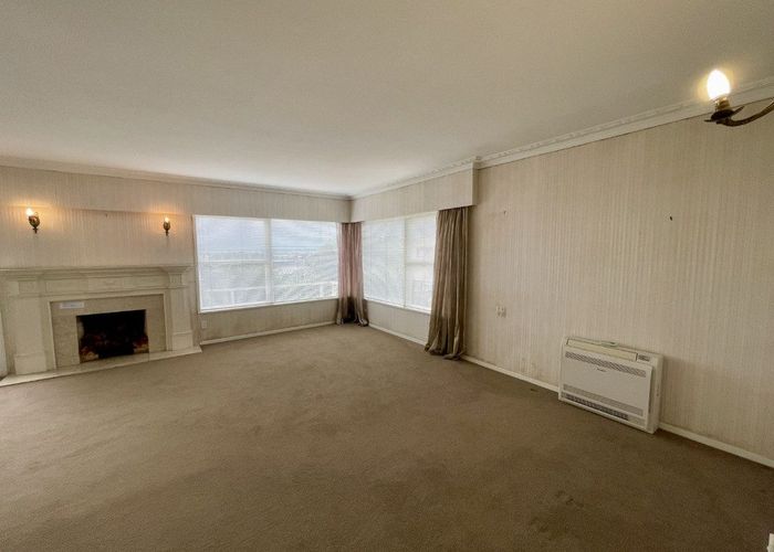  at 71 Ocean View Road, Hillcrest, North Shore City, Auckland