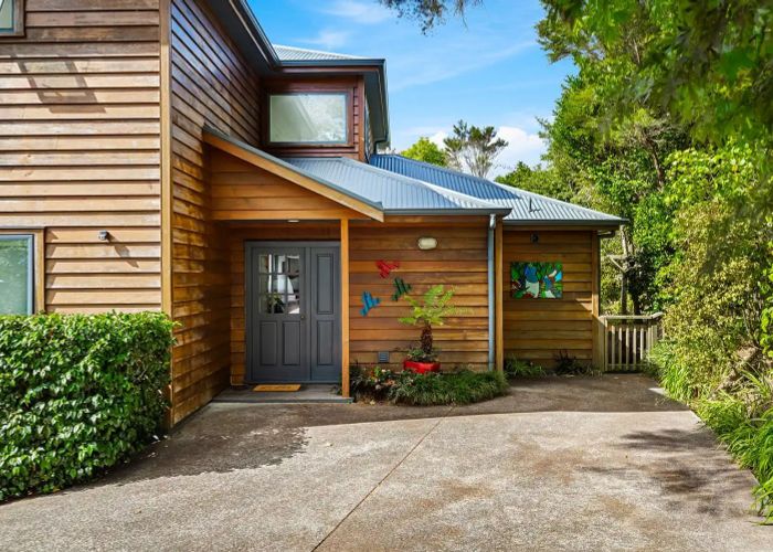  at 4A Pounamu Avenue, Greenhithe, Auckland