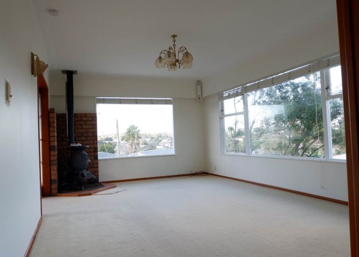  at 52 Fairclough Road, Beach Haven, North Shore City, Auckland