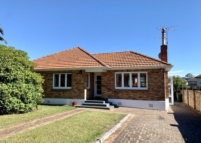  at 86 McLeod Road, Te Atatu South, Waitakere City, Auckland