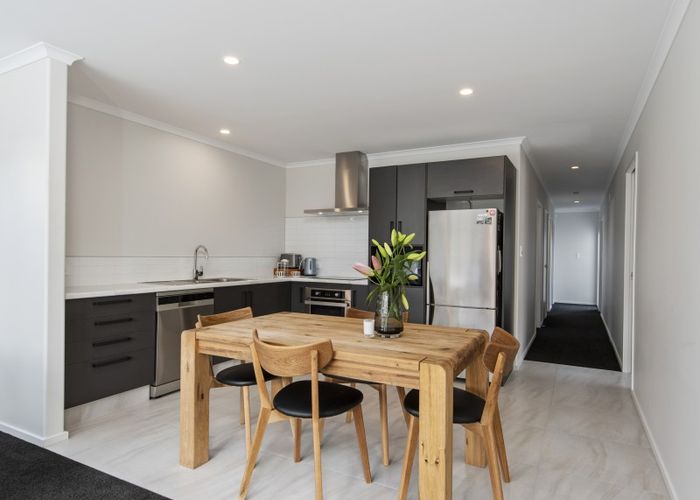  at 4 Pense Place, Papamoa