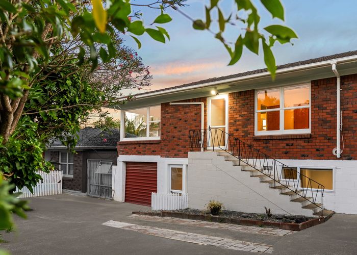  at 2/20 Northumberland Avenue, Belmont, North Shore City, Auckland