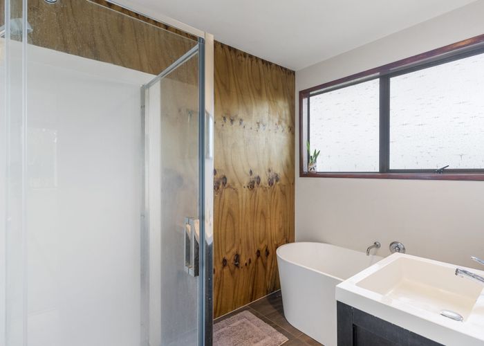  at 11 Woodhams Street, Beach Haven, Auckland