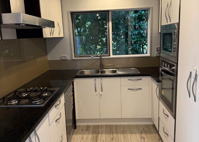  at 91B Beach Road, Mellons Bay, Manukau City, Auckland