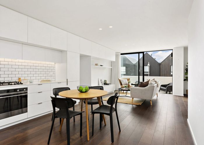  at 15 Jean Caldwell Way, Island Bay, Wellington