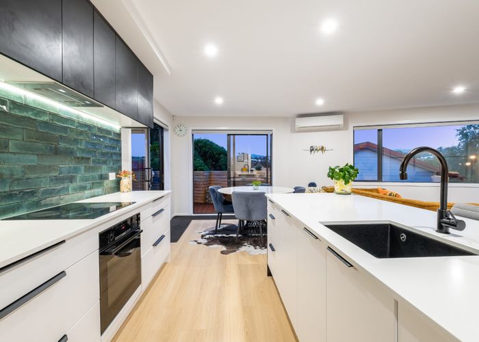  at 40 Albatross Close, Whitby, Porirua